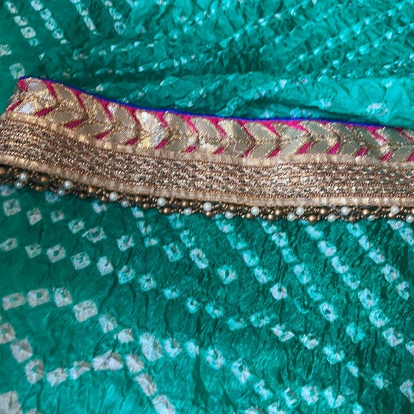 Bundle of 2 jaipuri bandhani dupattas - Picture 3 of 6